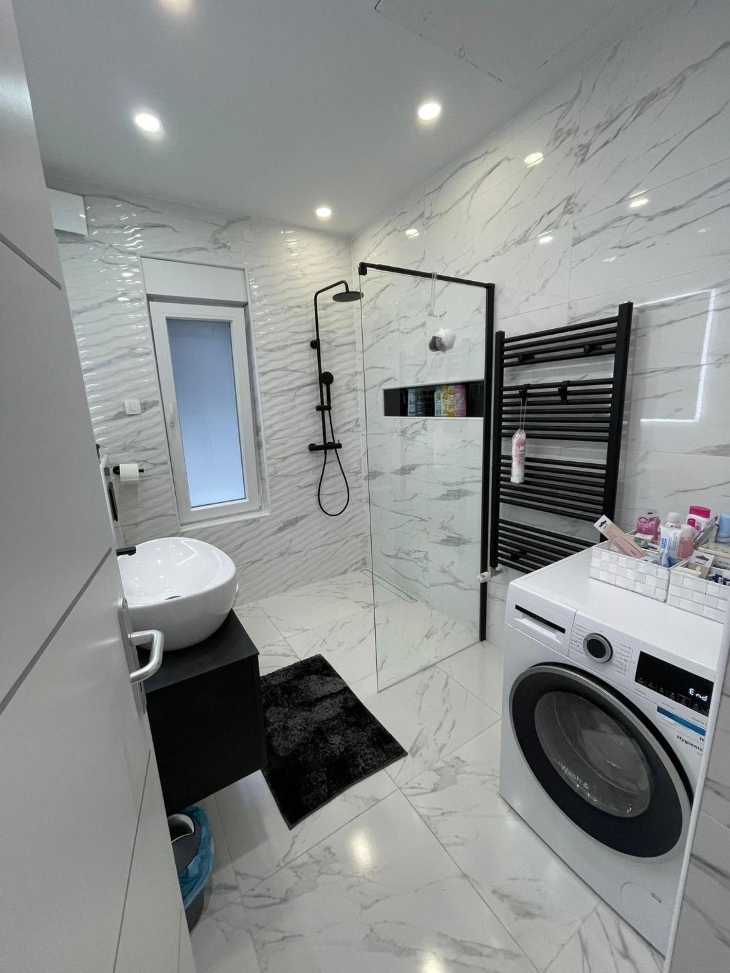 Modern Oasis Apartman